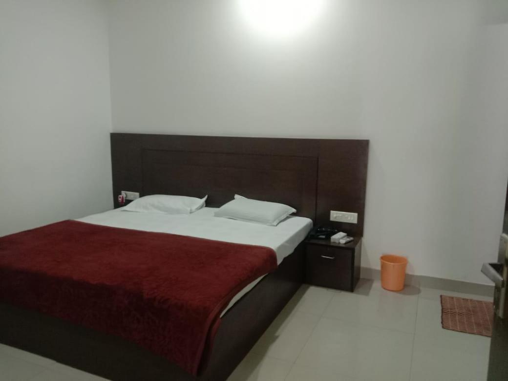 Supreme Guest House By Wb Inn Agra  Kültér fotó