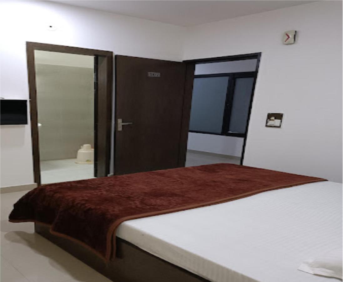 Supreme Guest House By Wb Inn Agra  Kültér fotó
